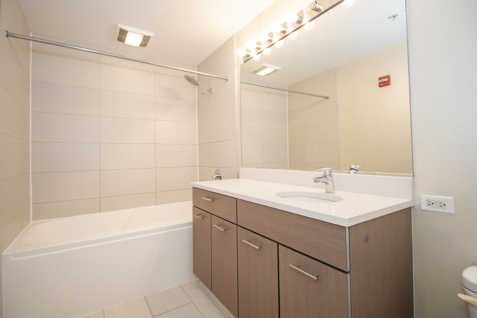659 W Randolph Street Unit: 1007