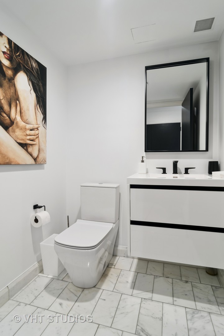 161 E Chicago Avenue Unit: 31B