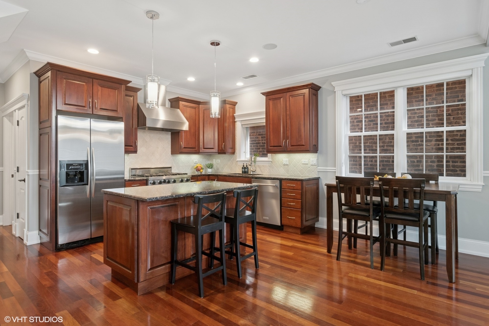 2338 W Roscoe Street Unit: 3E