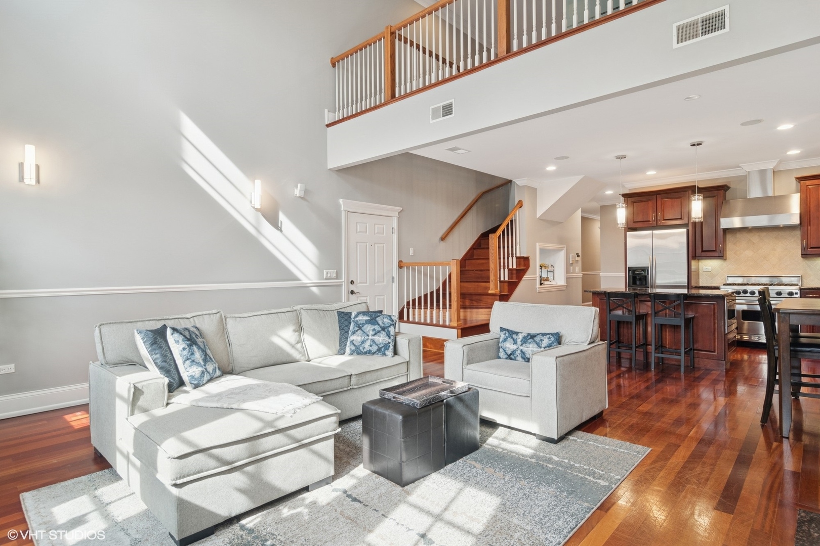 2338 W Roscoe Street Unit: 3E