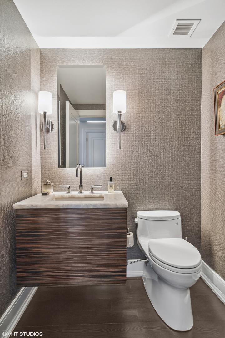 161 E CHICAGO Avenue Unit: 51A