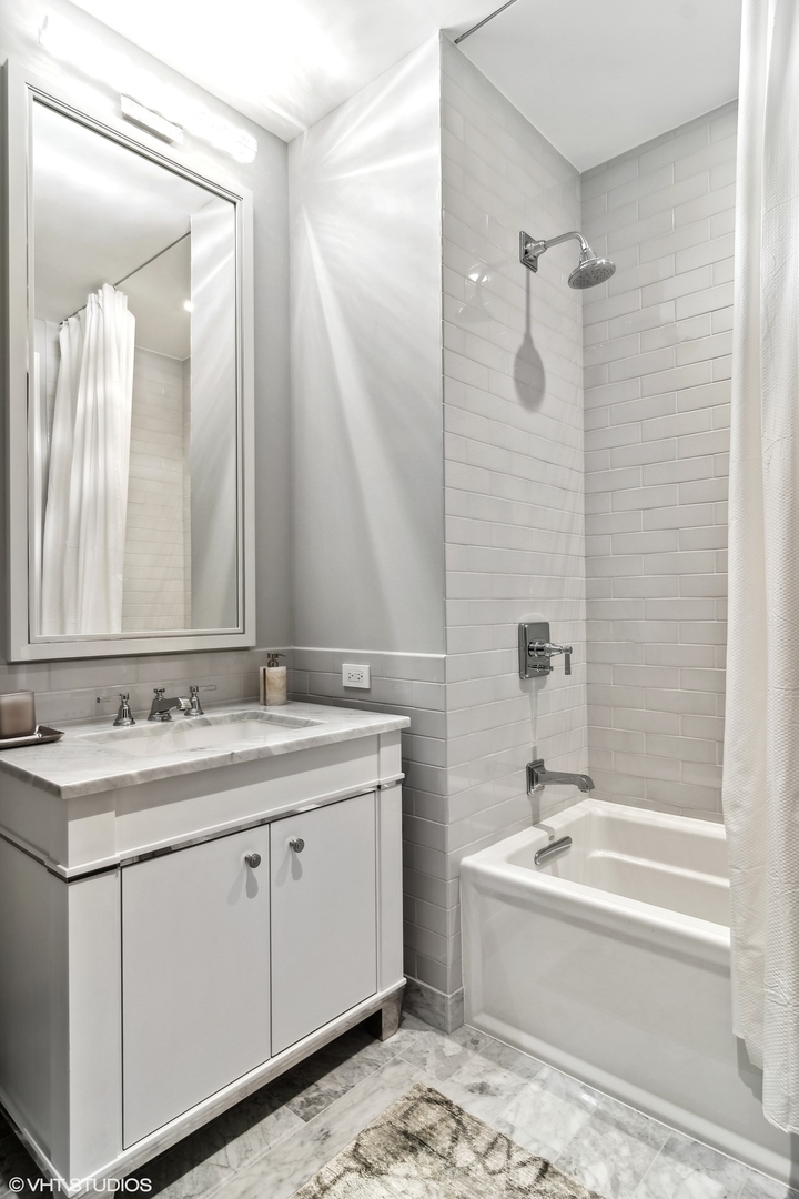 451 E Grand Avenue Unit: 4504
