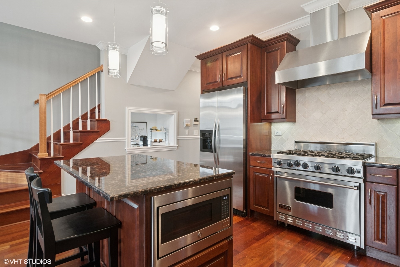 2338 W Roscoe Street Unit: 3E