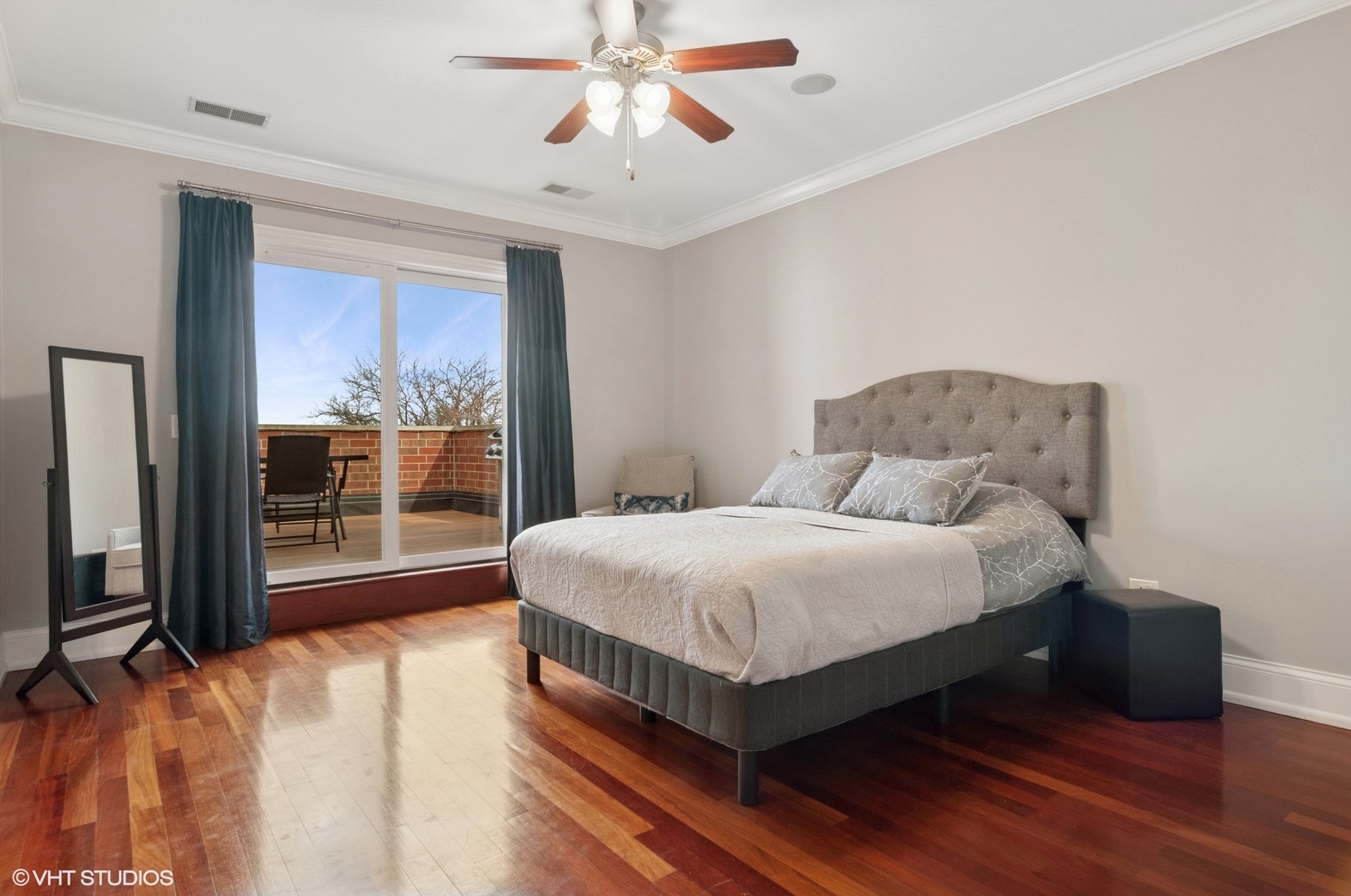 2338 W Roscoe Street Unit: 3E