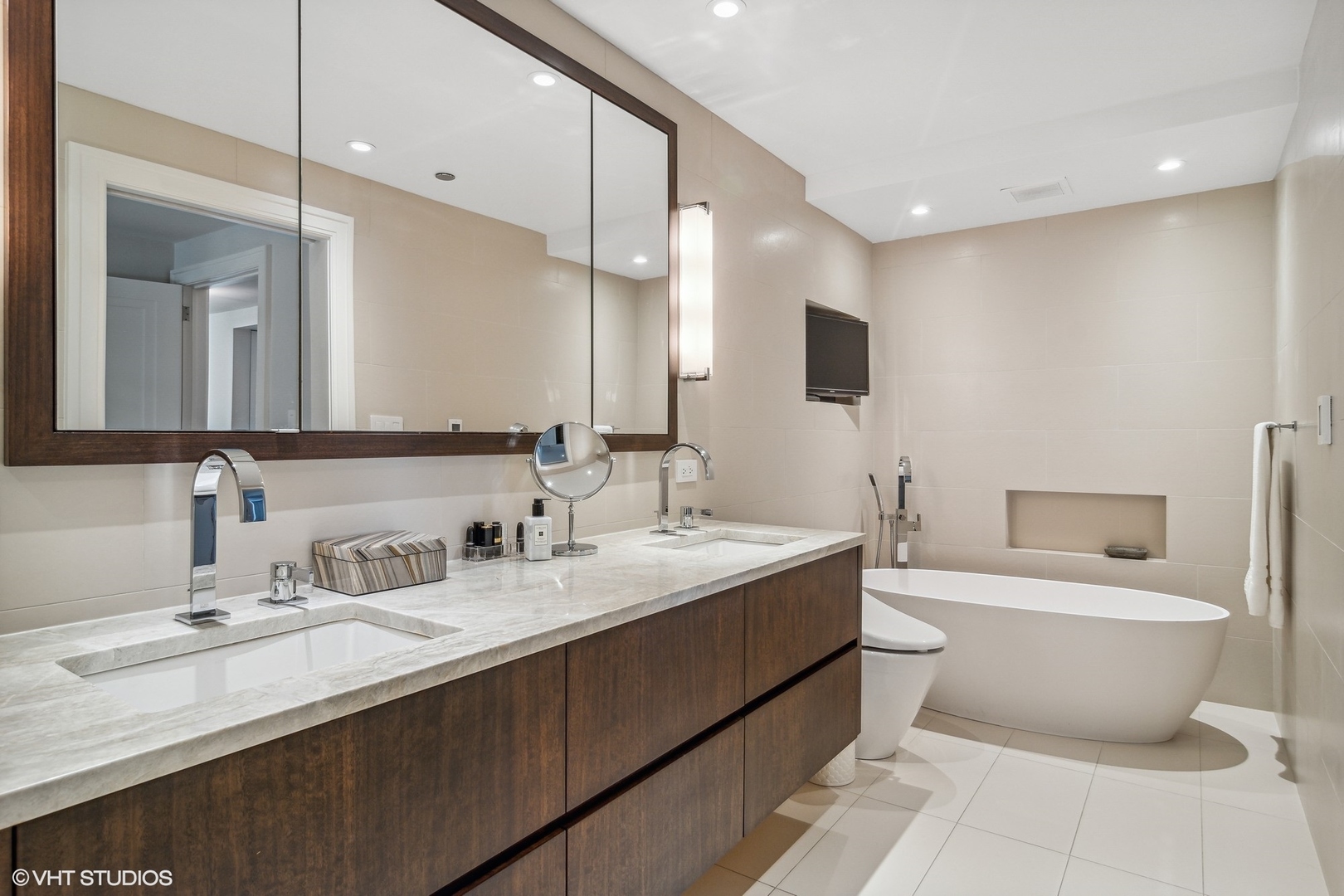 161 E CHICAGO Avenue Unit: 51A