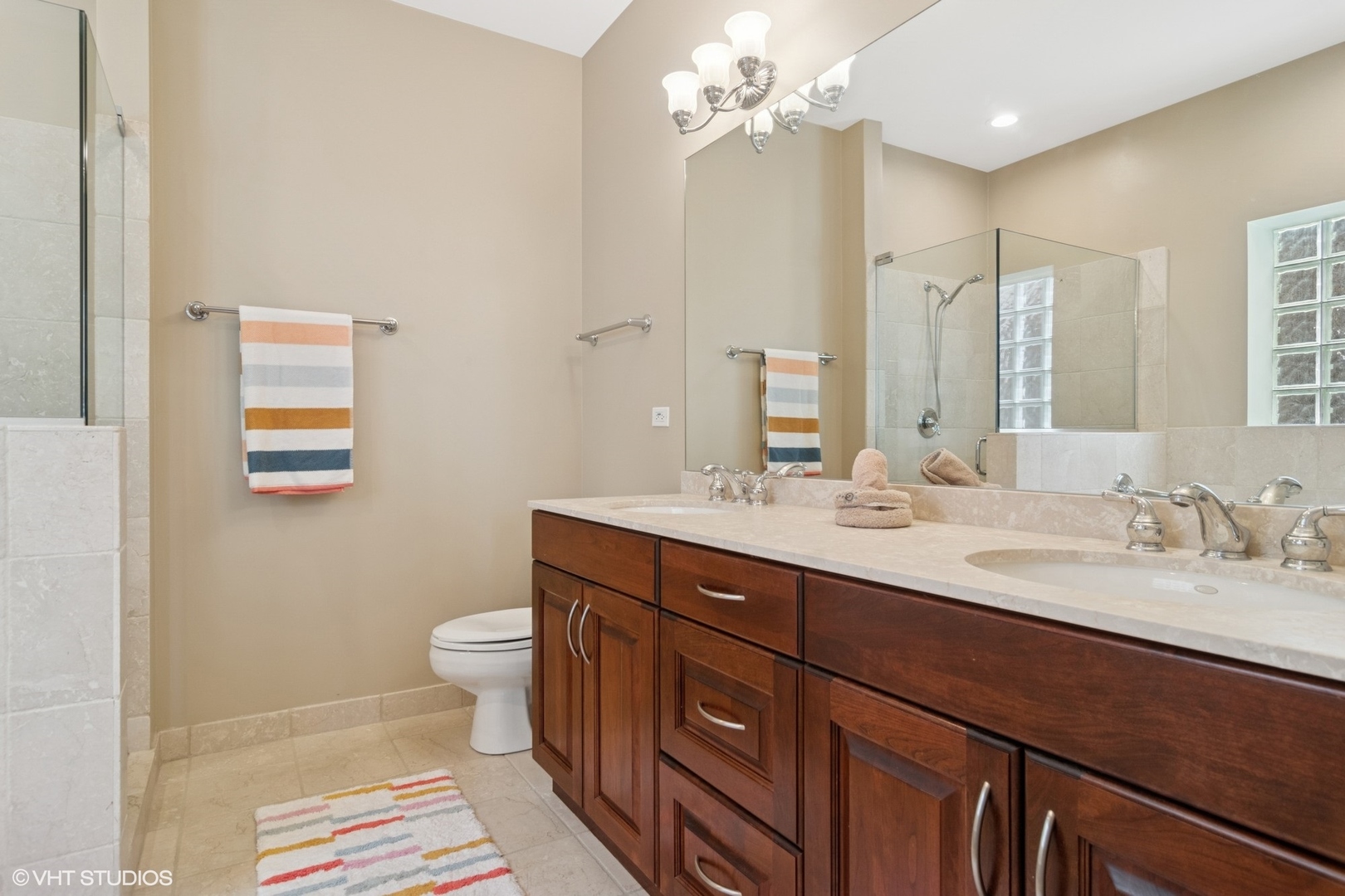 2338 W Roscoe Street Unit: 3E