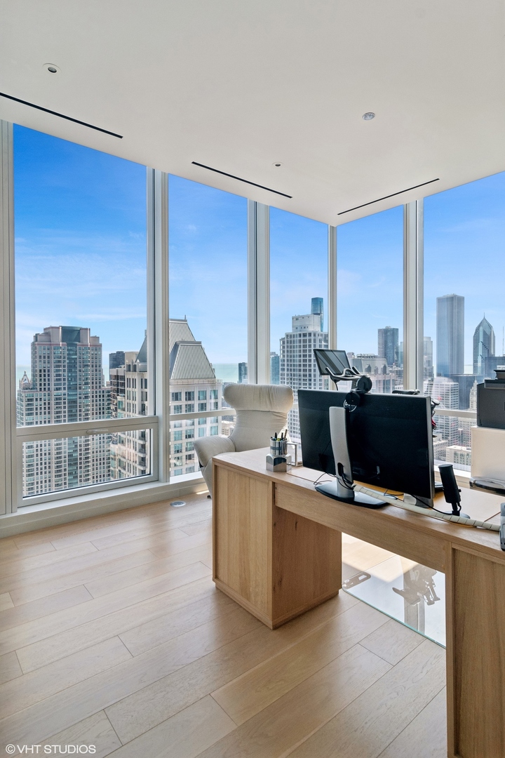 14 W Superior Street Unit: 4502