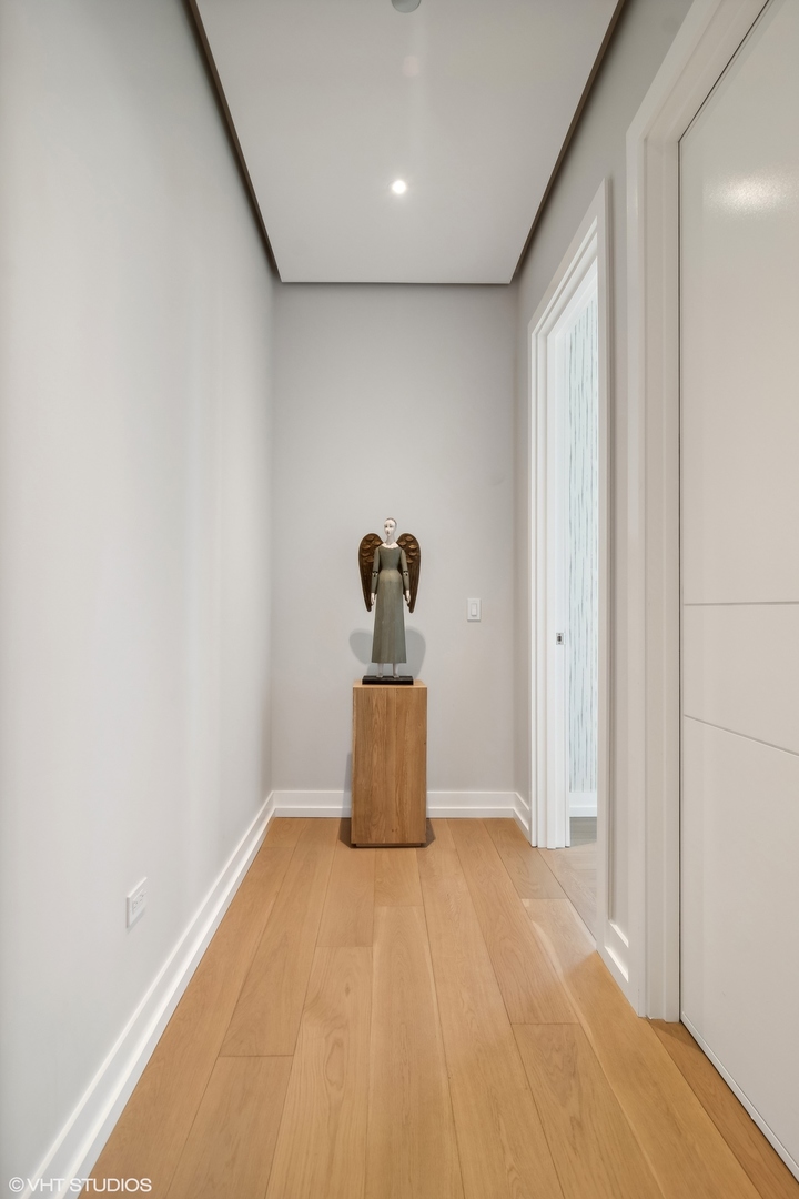 14 W Superior Street Unit: 4502