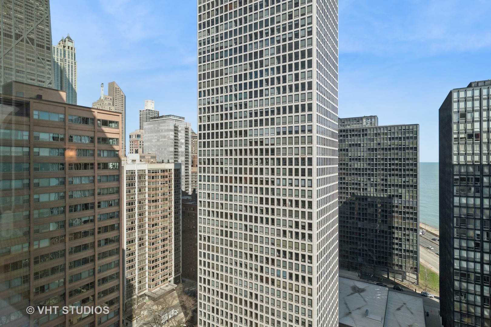 250 E PEARSON Street Unit: 2006