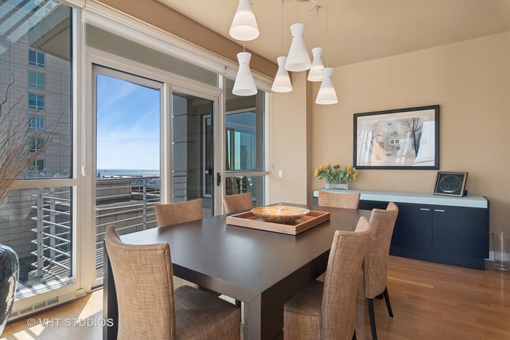 250 E PEARSON Street Unit: 2006