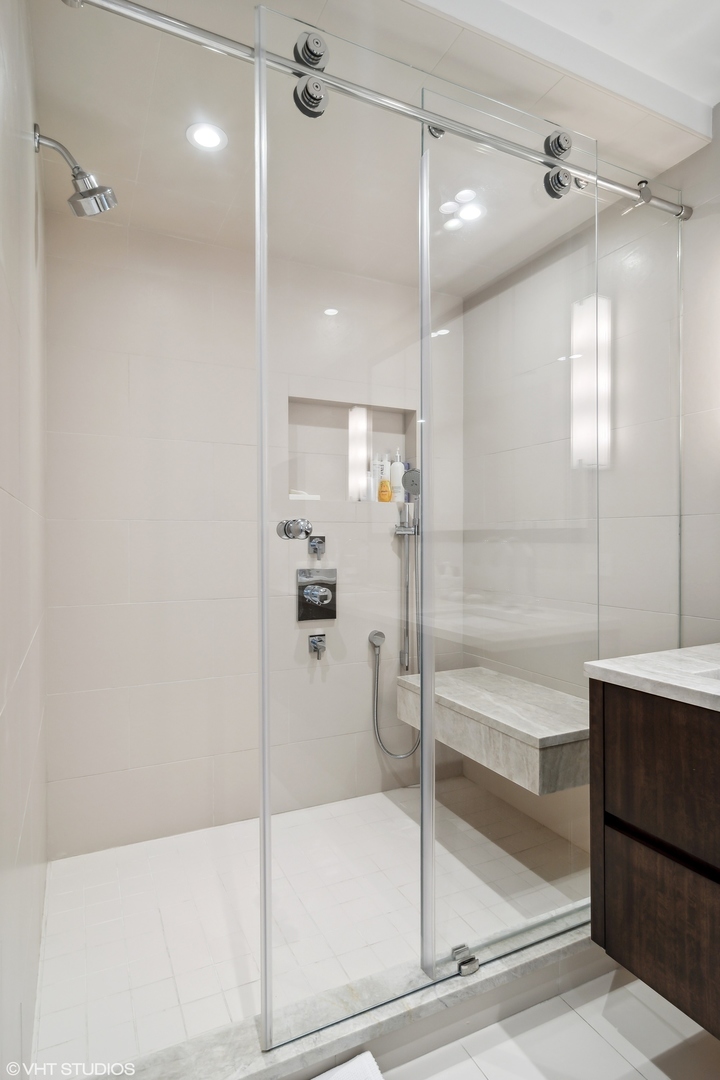 161 E CHICAGO Avenue Unit: 51A