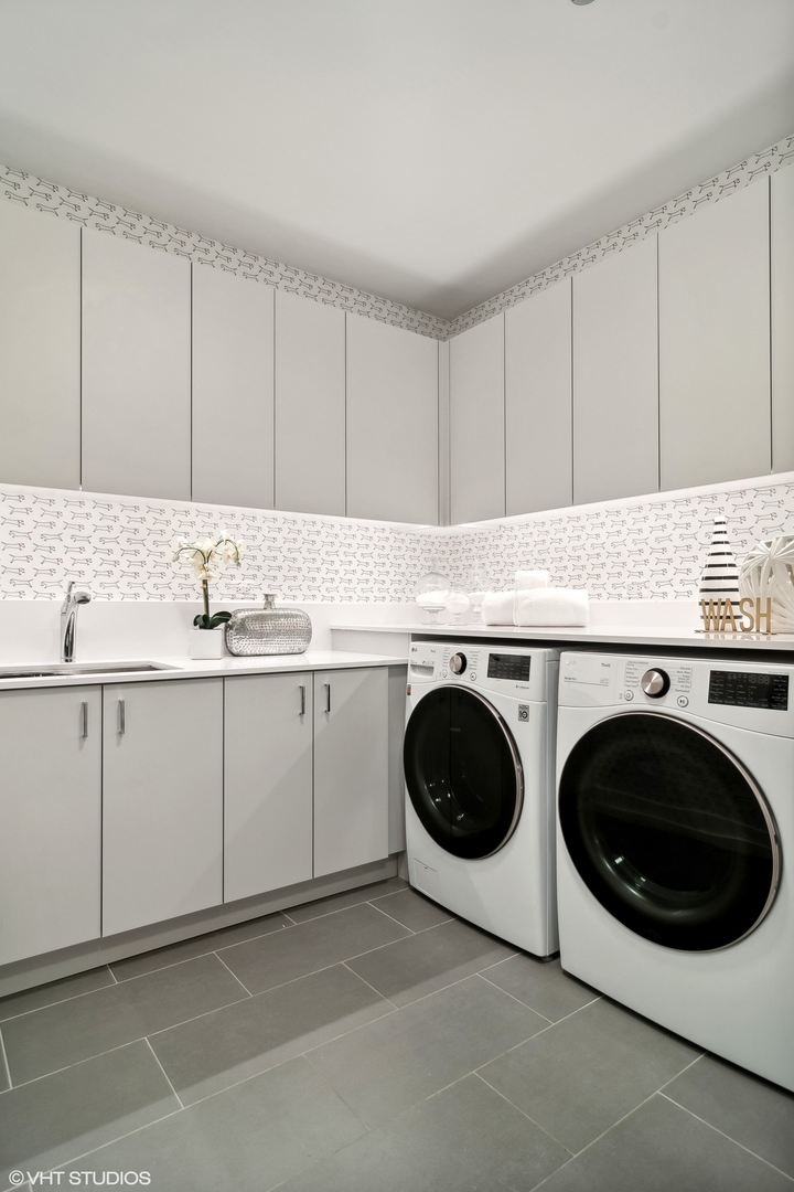 14 W Superior Street Unit: 4502